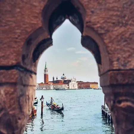 C'est La Vie In Barchessa Veneta * Fiesso D'artico